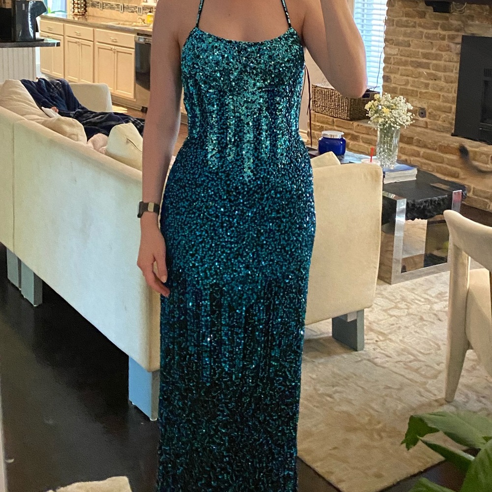 Adrianna Papell size 4 sequin long formal dress